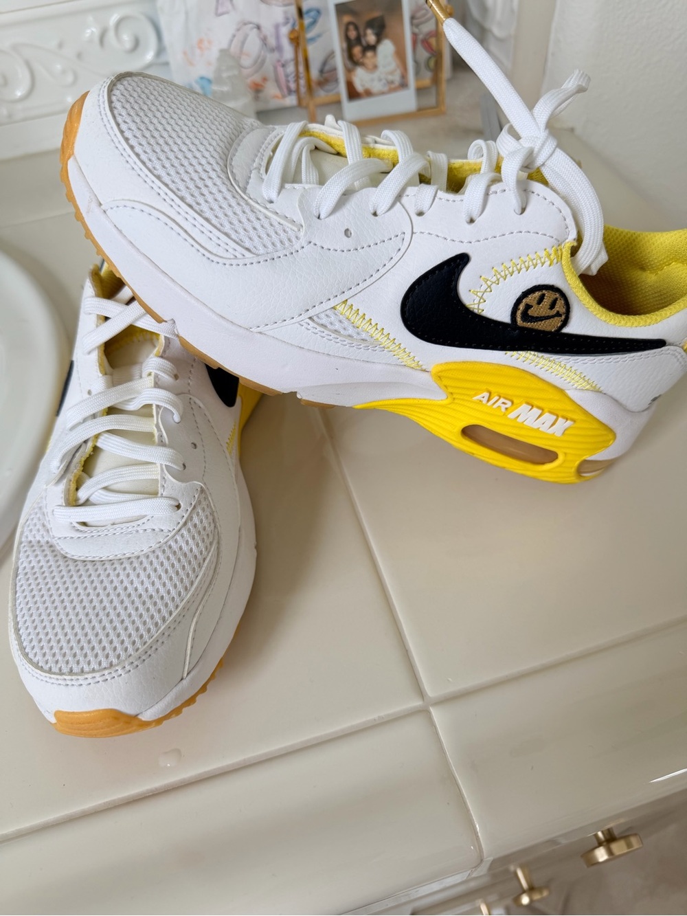 Nike go the extra smile White, Yellow & Black Air Max Sneakers